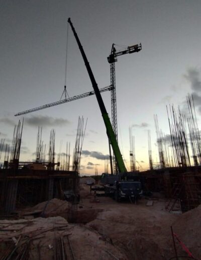 Montaje de grúas torre en Cancún y Riviera Maya