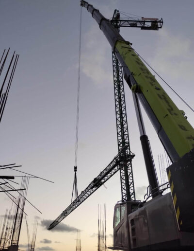 Montaje de grúas torre en Cancún y Riviera Maya