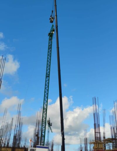 Montaje de grúas torre en Cancún y Riviera Maya