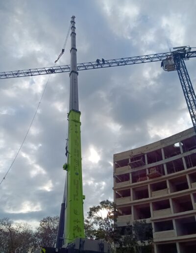 Montaje de grúas torre en Cancún y Riviera Maya