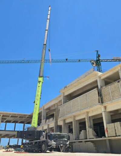 Montaje de grúas torre en Cancún y Riviera Maya